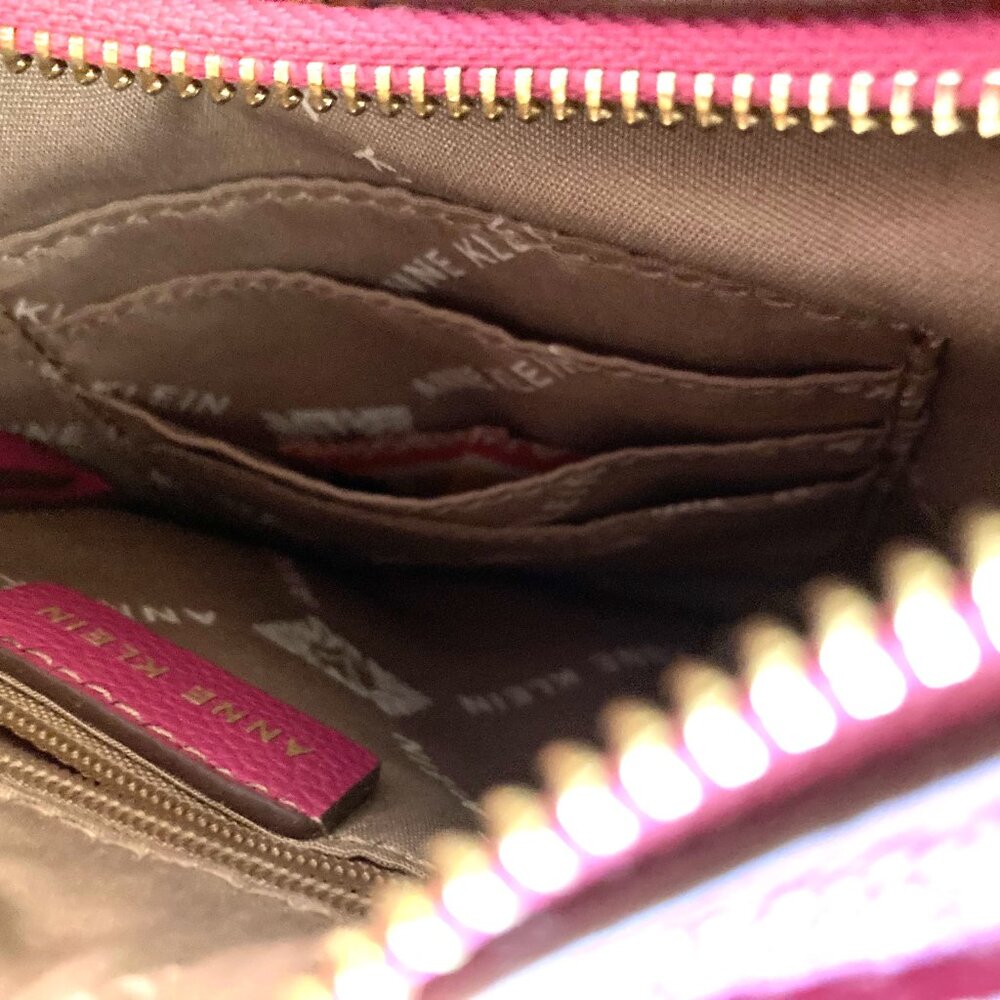 Ann Klein Crossbody/Shoulder Vibrant Pink Bag with Matching Coin Purse - Picture 10 of 12